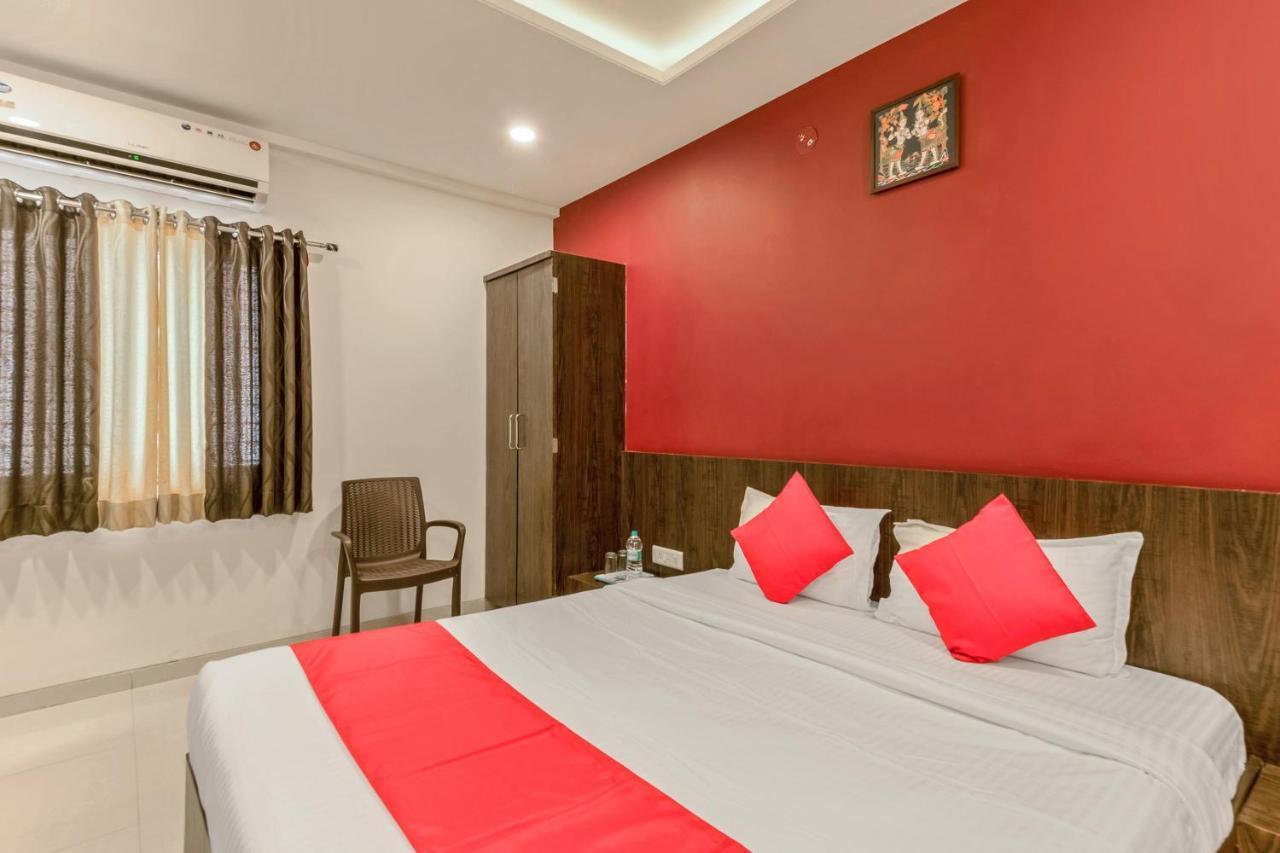 Oyo Flagship 19196 Shree Sai Niladri Residency Shirdi Buitenkant foto