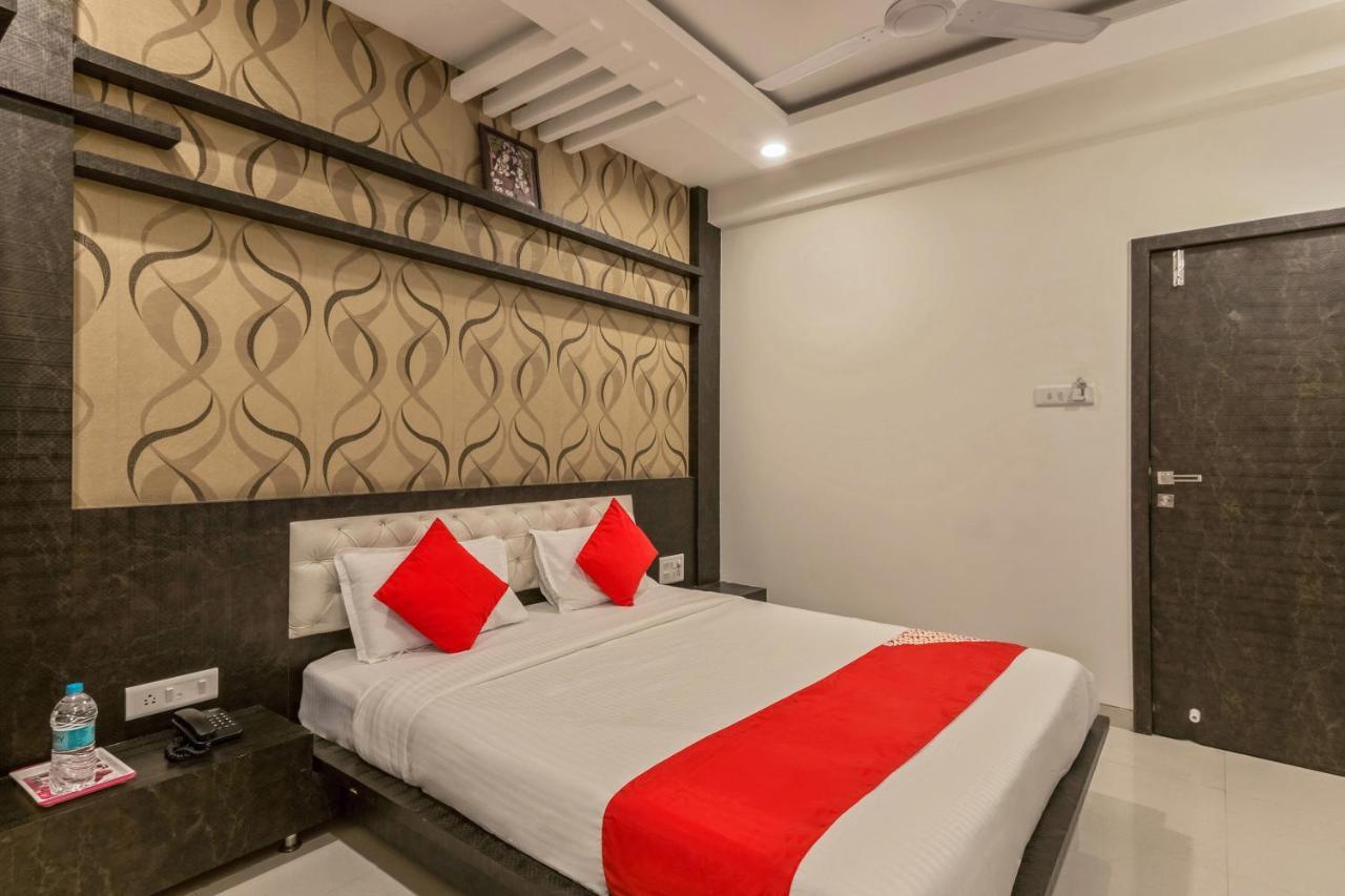 Oyo Flagship 19196 Shree Sai Niladri Residency Shirdi Buitenkant foto