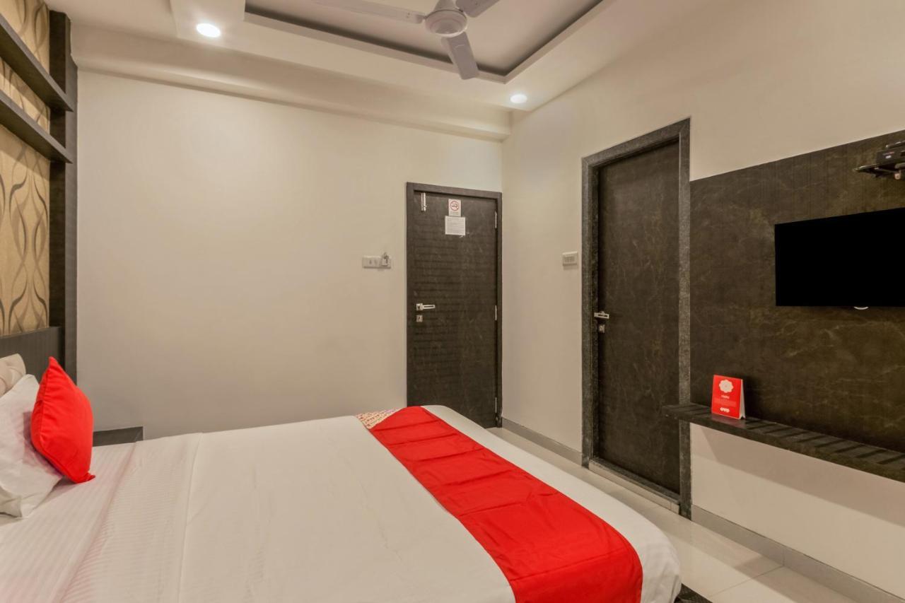 Oyo Flagship 19196 Shree Sai Niladri Residency Shirdi Buitenkant foto