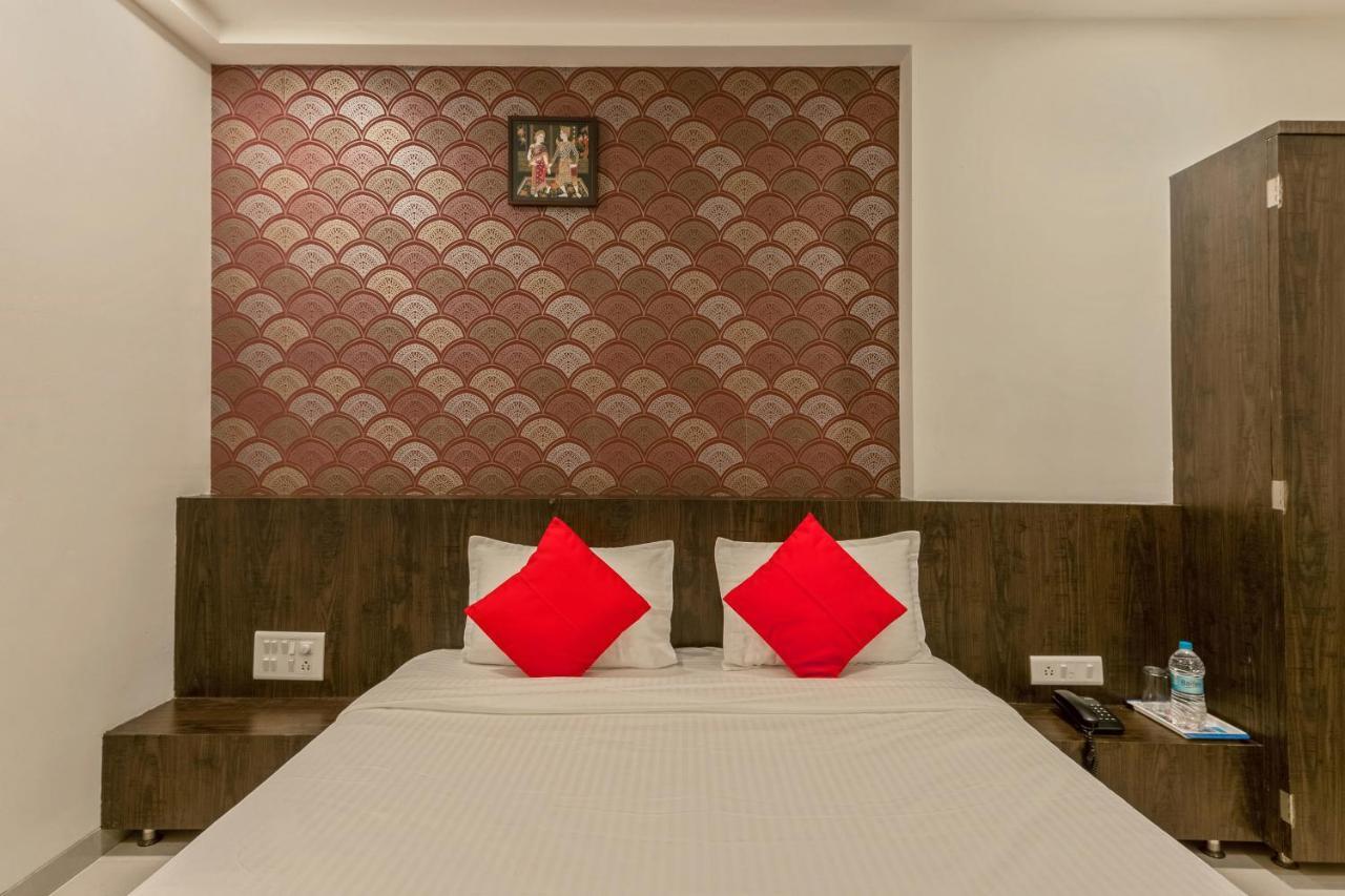 Oyo Flagship 19196 Shree Sai Niladri Residency Shirdi Buitenkant foto